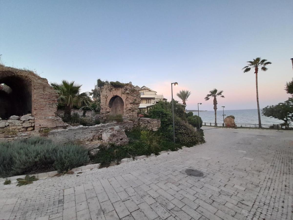 Antonios Motel Side Bagian luar foto